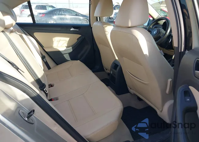 3VWD07AJ2EM297534: 44512975