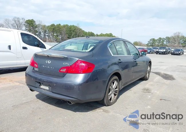 JN1CV6AR8AM461328: 44513129