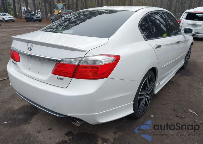 1HGCR3F82DA013447: 44513146