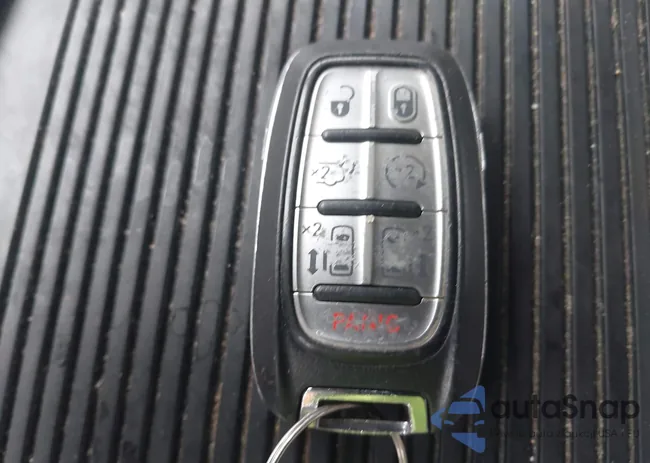 2C4RC1GG3HR838063: 44512257