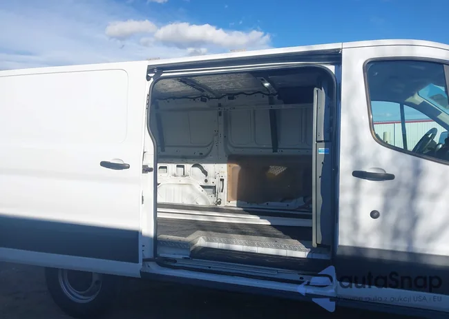 1FTYR1YM0JKA32054: 44512637