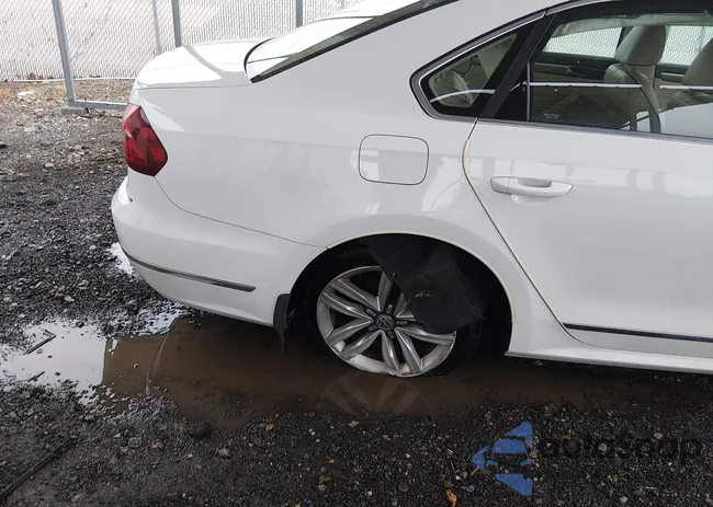 1VWGT7A32HC051353: 44513853