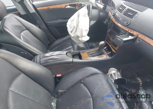 WDBUF65J33A303937: 44514142