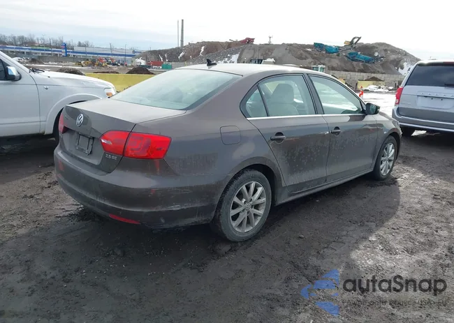 3VWDP7AJ5DM295092: 44513321