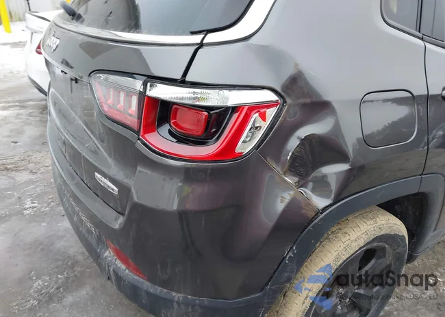 3C4NJDBB4KT594008: 44513392