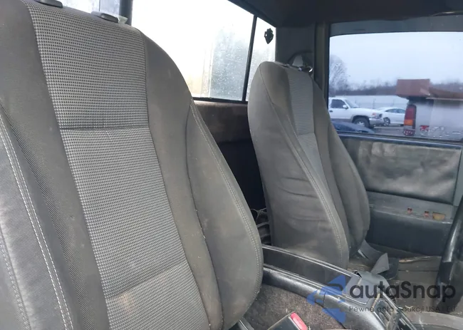 1GCBS14R0K2174272: 44513533