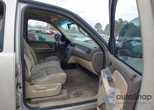 1GNFC13C09R208926: 44513577