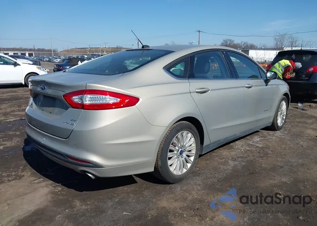 3FA6P0LU5FR167585: 44514753