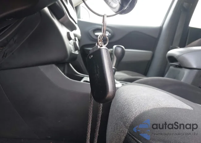 1C4PJLCS7EW256084: 44514964