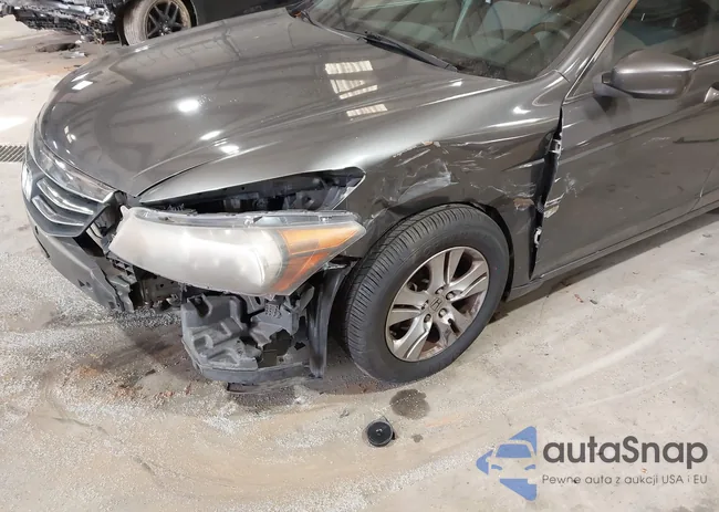 1HGCP2F41CA201856: 44515028