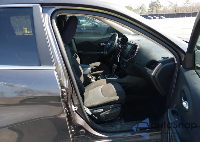 1C4PJLCB7GW201413: 44514258