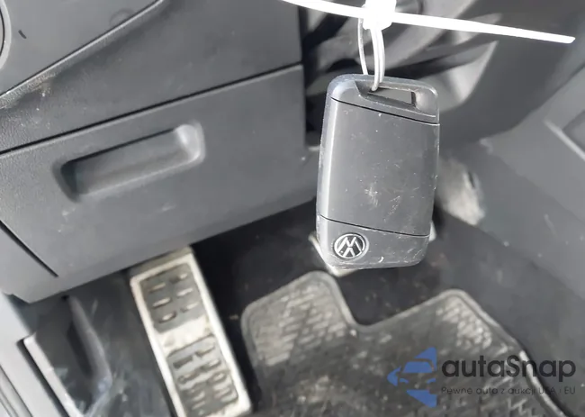 3VV8B7AX7RM225786: 44515674