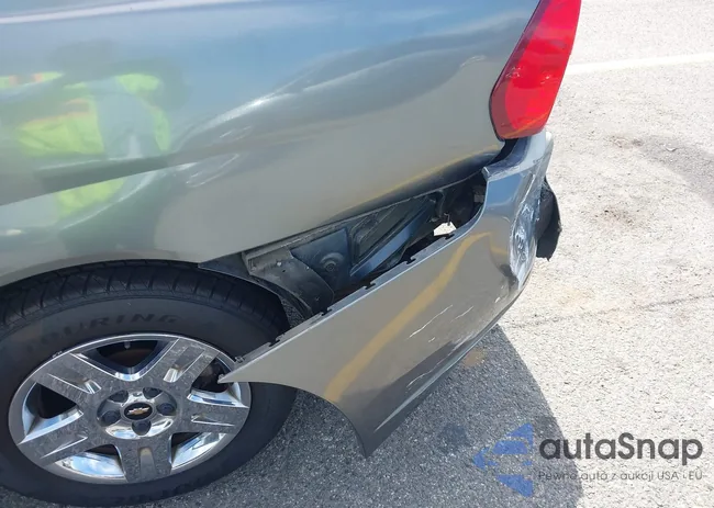 1G1ZT51876F279526: 44515877