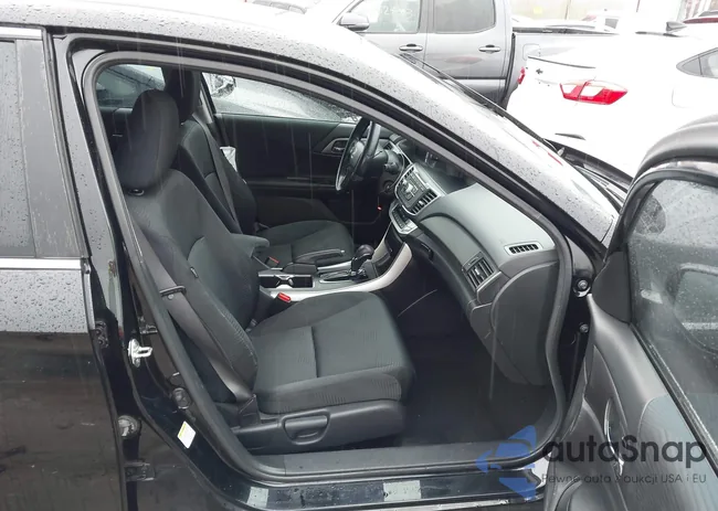 1HGCR2F34EA016592: 44515556