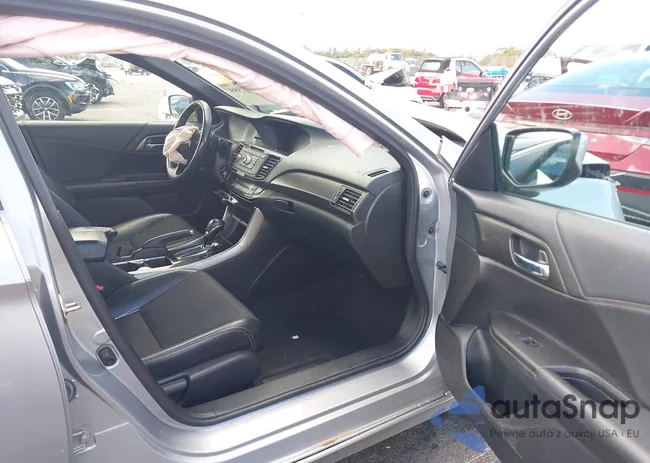 1HGCR2F58HA262955: 44515560