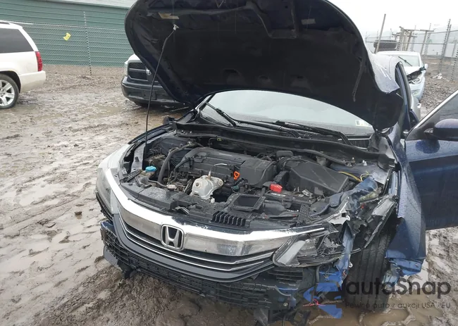 1HGCR2F52GA082871: 44516692