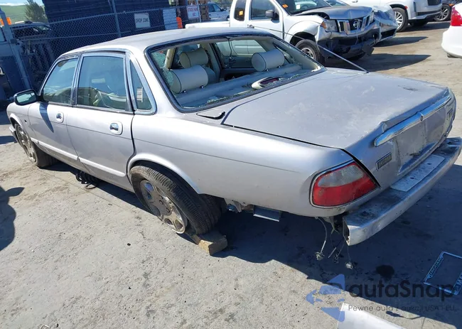 SAJDA14C13LF57063: 44516752