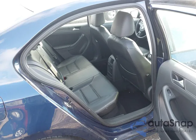 3VWD17AJ0EM426884: 44516770