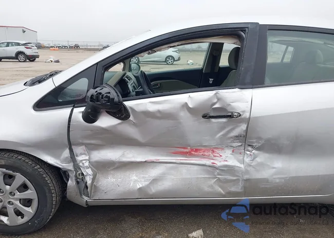 KNADM4A33G6557947: 44516916