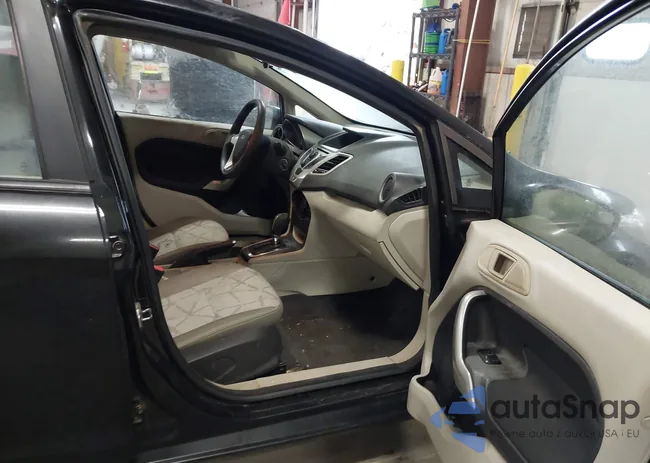 3FADP4BJ2CM218605: 44516952