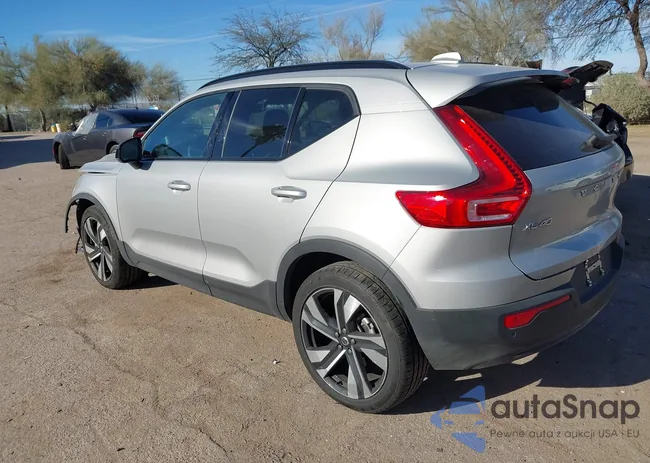 YV4L12UX5P2104377: 44517154