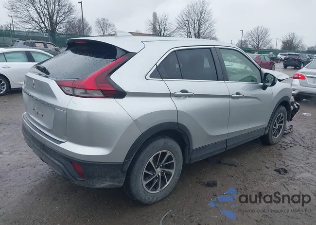 JA4ATUAA4NZ048978: 44517177