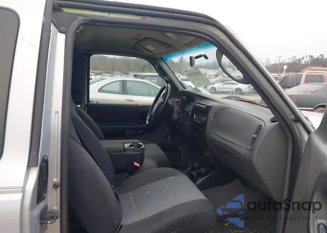 1FTYR44V83TA38892: 44516397