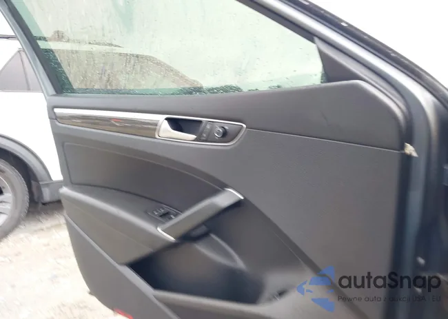 1VWBS7A38GC055581: 44516434