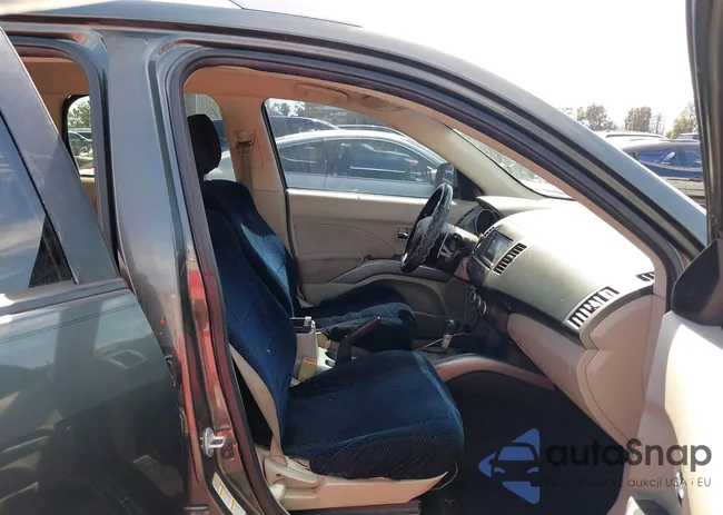 JA4MS41X68Z007695: 44517413