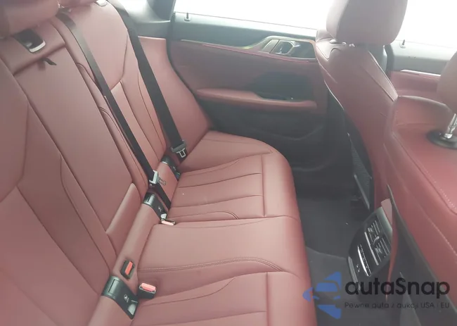 WBA63AV01RFS25941: 44517563