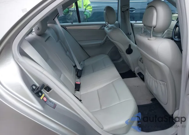 WDBRF40J35F665659: 44518918