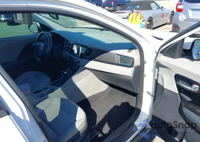 KNDCD3LD4K5303872: 44518346