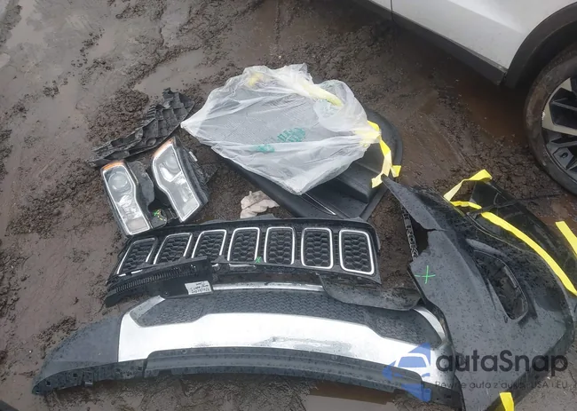 1C4RJFBGXJC137402: 44518579