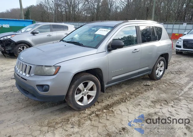 1C4NJDBB3ED841352: 44519695