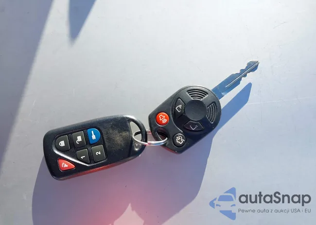 1FMCU9E75CKB78504: 44519733