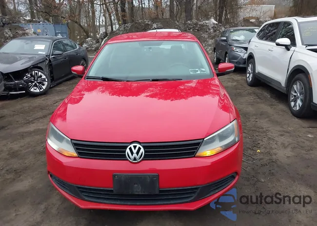 3VWD17AJ4EM305484: 44519781