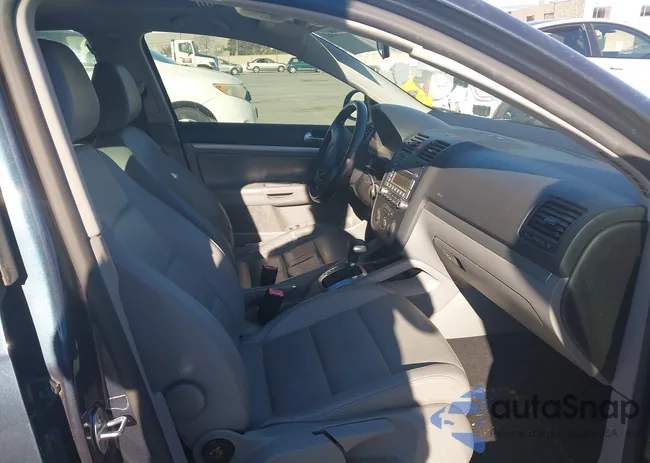 3VWRZ71K99M035231: 44519862