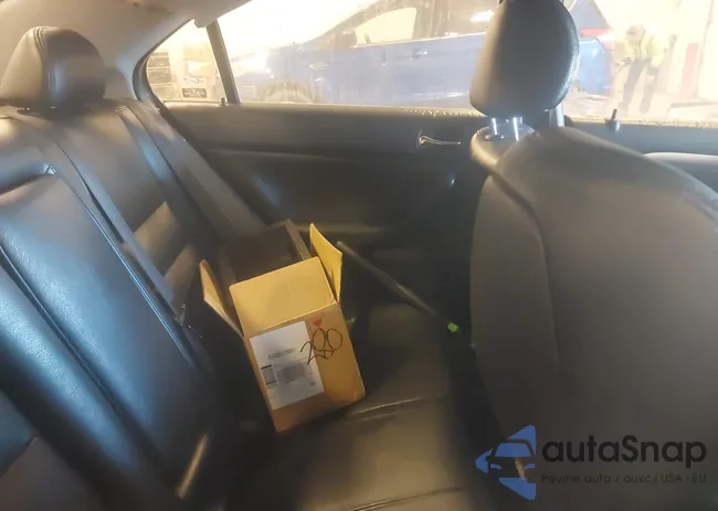 JH4CL96805C018573: 44519895