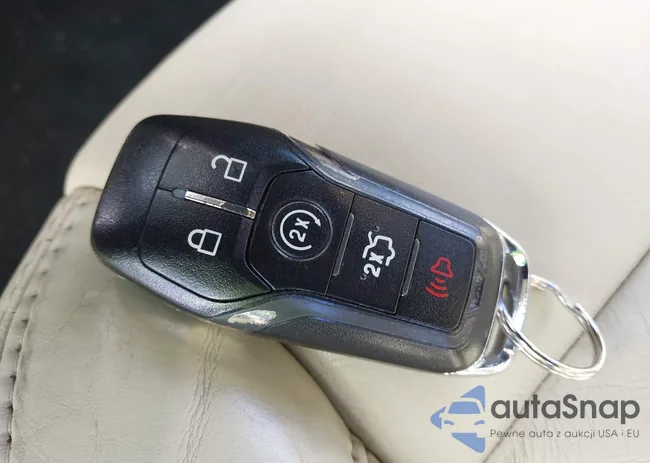 3LN6L2G92ER832234: 44519275