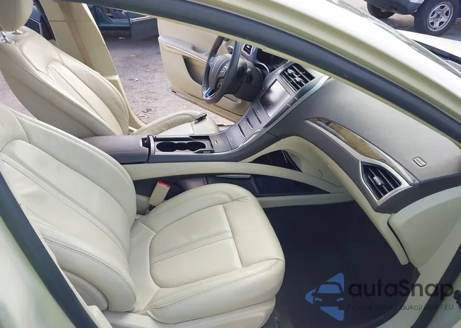 3LN6L2G92ER832234: 44519275