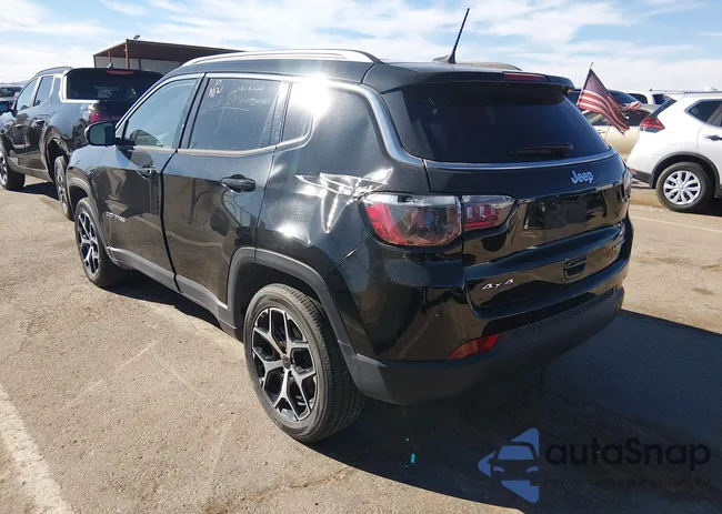 3C4NJDCN2ST576583: 44519479