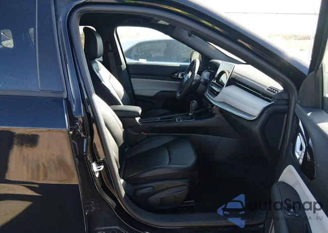 3C4NJDCN2ST576583: 44519479