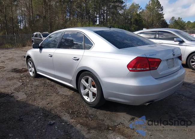 1VWBS7A30EC113731: 44521076