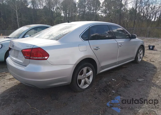 1VWBS7A30EC113731: 44521076