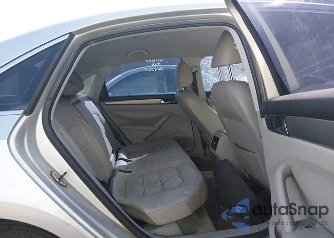 1VWBS7A30EC113731: 44521076