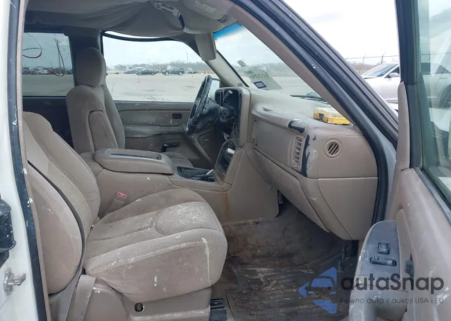 2GCEC19T541202701: 44520250