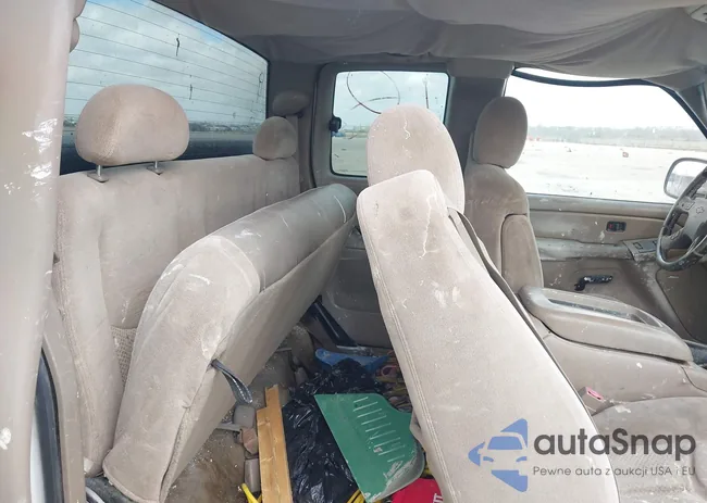 2GCEC19T541202701: 44520250