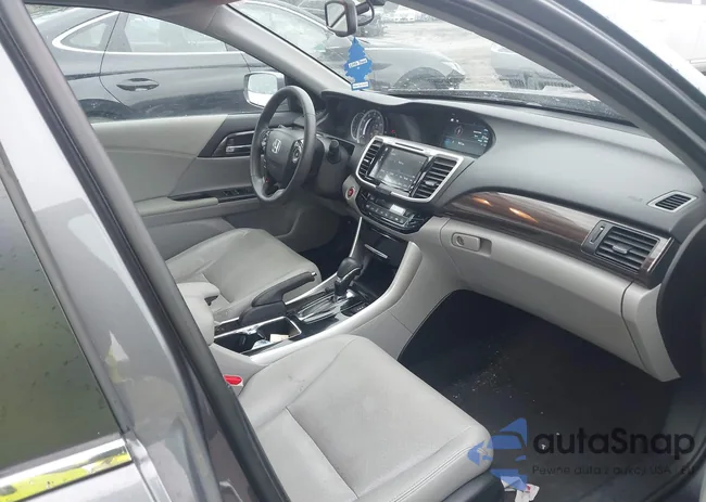 1HGCR2F8XGA011069: 44520258