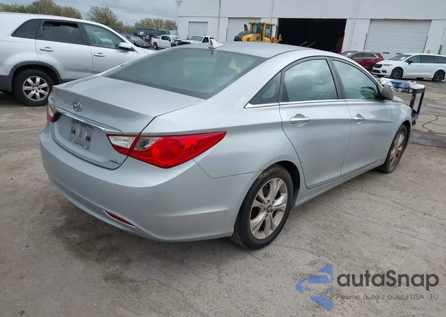 5NPEC4AC5BH233388: 44520497