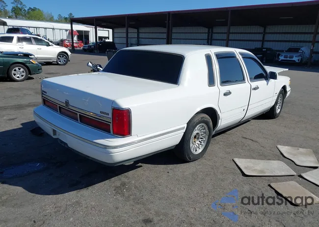 1LNLM81W7TY726393: 44520575